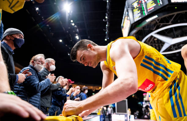 俱乐部依旧 俱乐部依旧